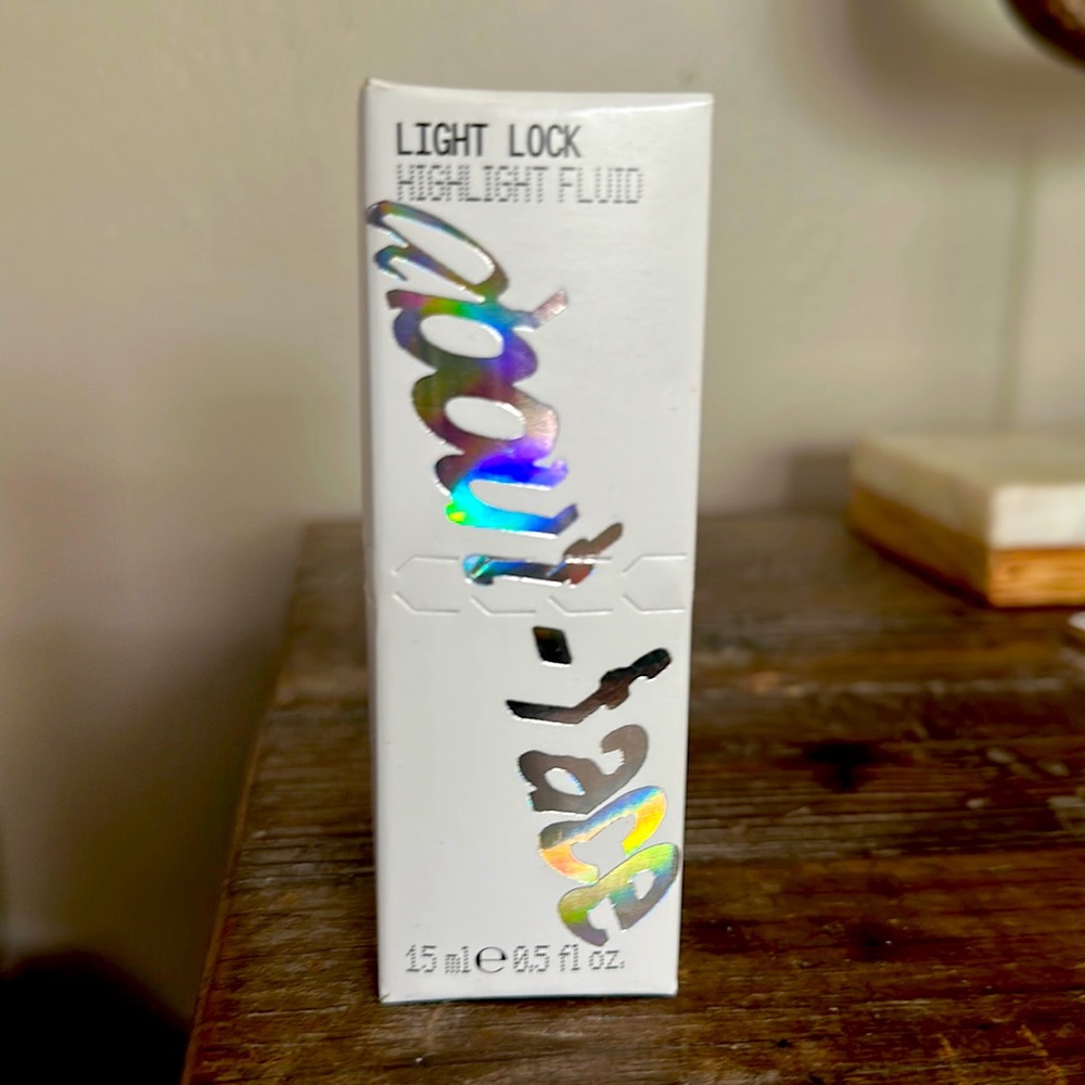 About-Face Light Lock Highlight Fluid